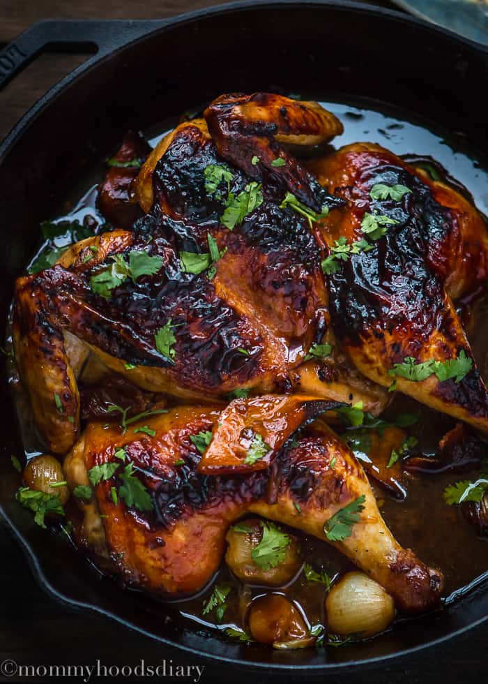 Honey Mandarin Roasted Chicken - An unbelievable juicy, tender and delicious chicken perfect for a weeknight dinner, ready in less than 40 minutes! https://mommyshomecooking.com