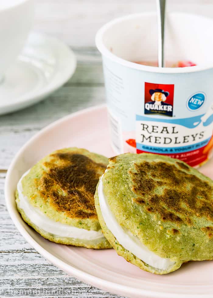 Skinny Oat Arepas are the perfect way to satisfy your cravings without the guilt! Easy to make, tasty and full of goodness. https://mommyshomecooking