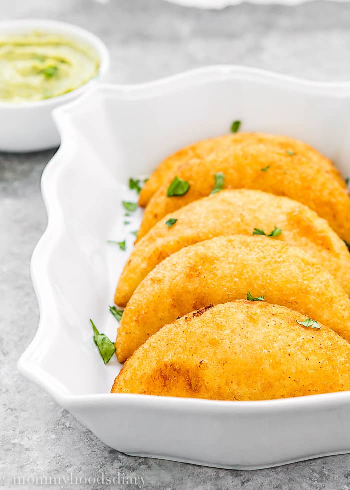 Venezuelan Cheese and Ham Empanadas-2