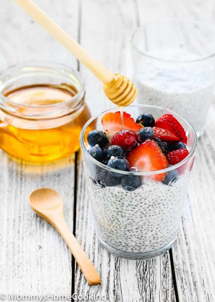 This Honey Coconut Chia Pudding is a truly cupful of sunshine! Perfect as quick and nutritious breakfast, afternoon snack, or healthy dessert. https://mommyshomecooking.com