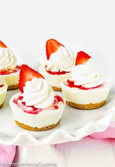 NO BAKE Mini Greek Yogurt Strawberry Cheesecakes