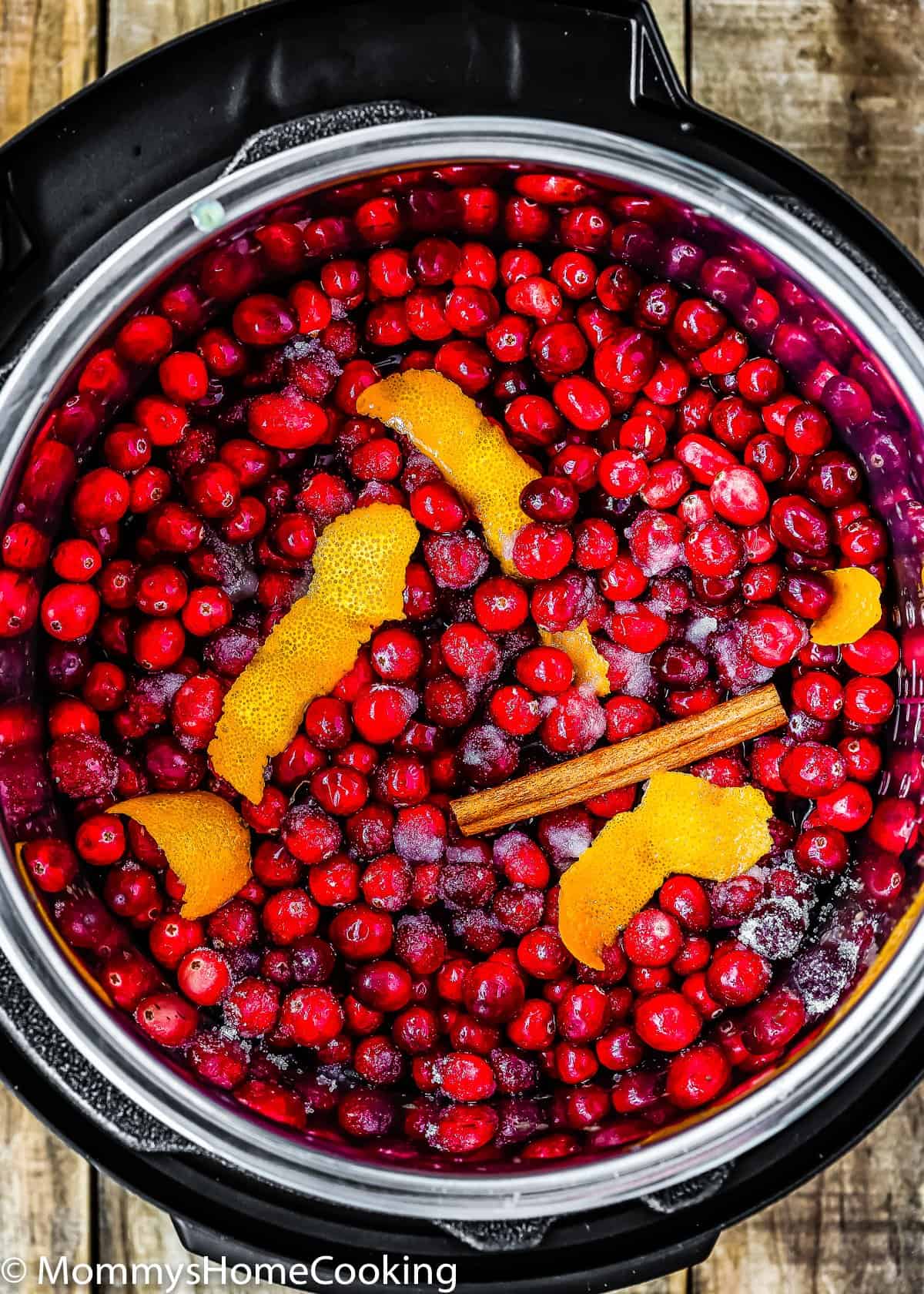 ingredients Cranberry Sauce in a instant pot.