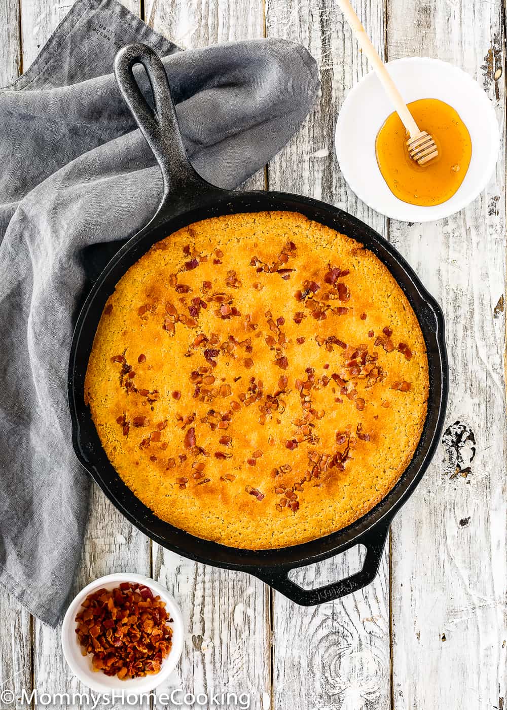 Click to learn how to make The BEST Eggless Cornbread! This
        eggless cornbread has a super moist, tender crumb that is not
        dry at all. Made with simple ingredients this effortless recipe
        is ready in 30 minutes! https://mommyshomecooking.com