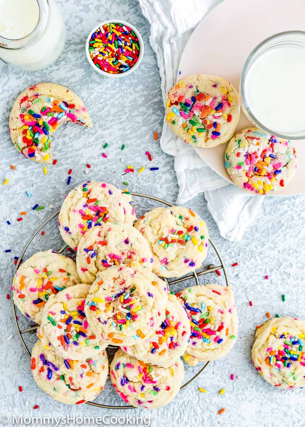 Eggless Funfetti Cookies with two glasses of milk