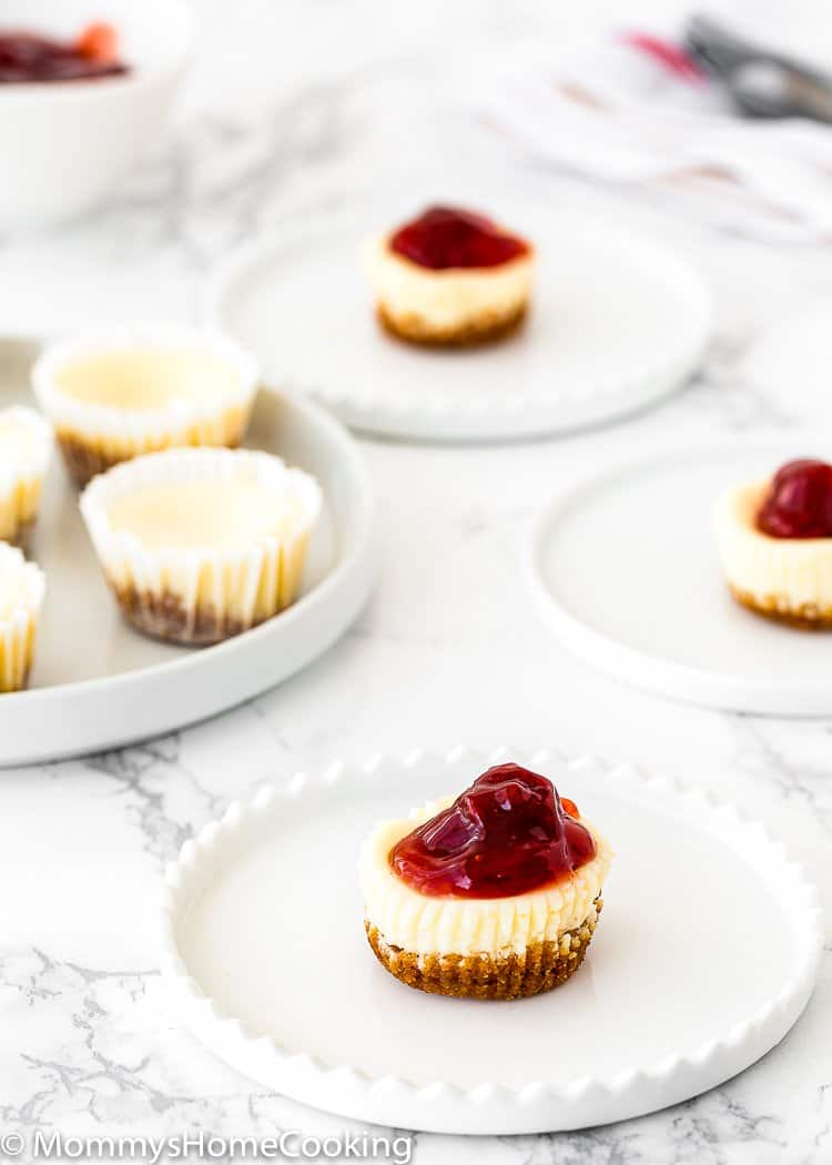 Easy Eggless Mini Cheesecakes with strawberry topping 