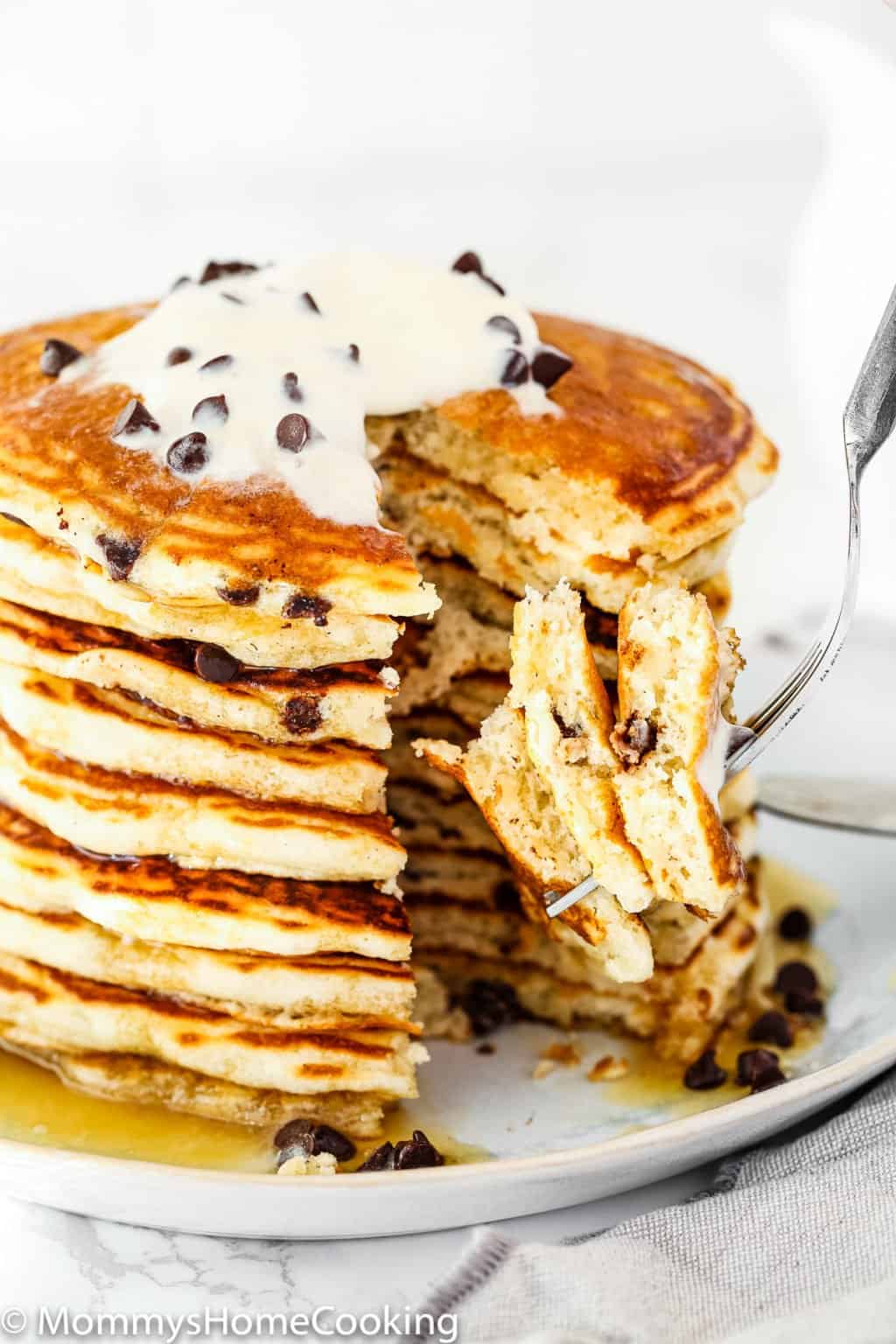 Fluffy Eggless Pancakes [Video] - Mommy's Home Cooking