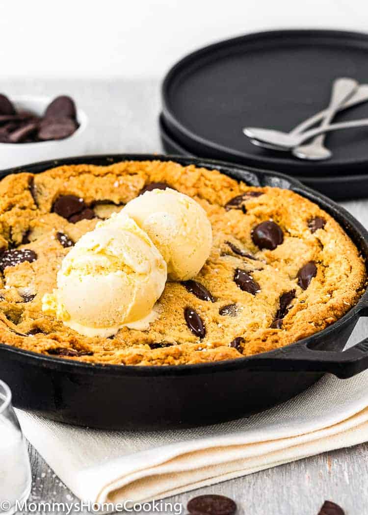 Eggless Chocolate Chip Skillet Cookie with ice cream 