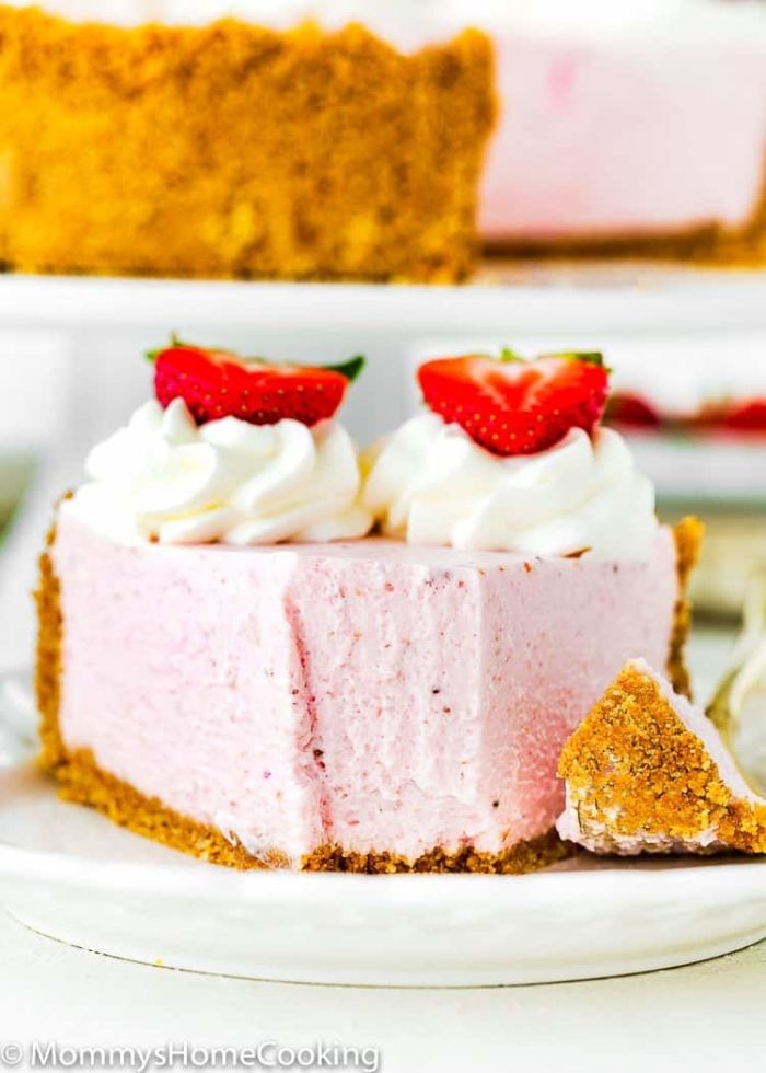 Best No-Bake Strawberry Cheesecake - Mommy's Home Cooking