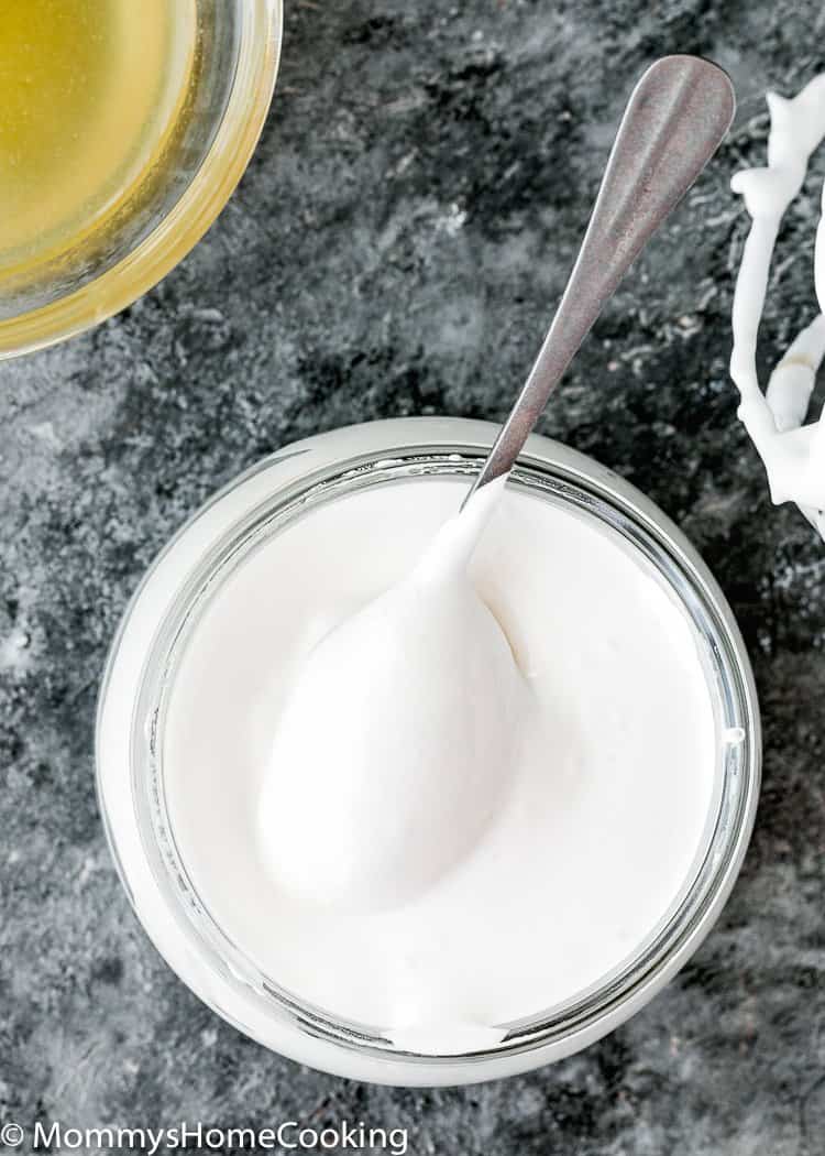 jar of Homemade Eggless Marshmallow Fluff 