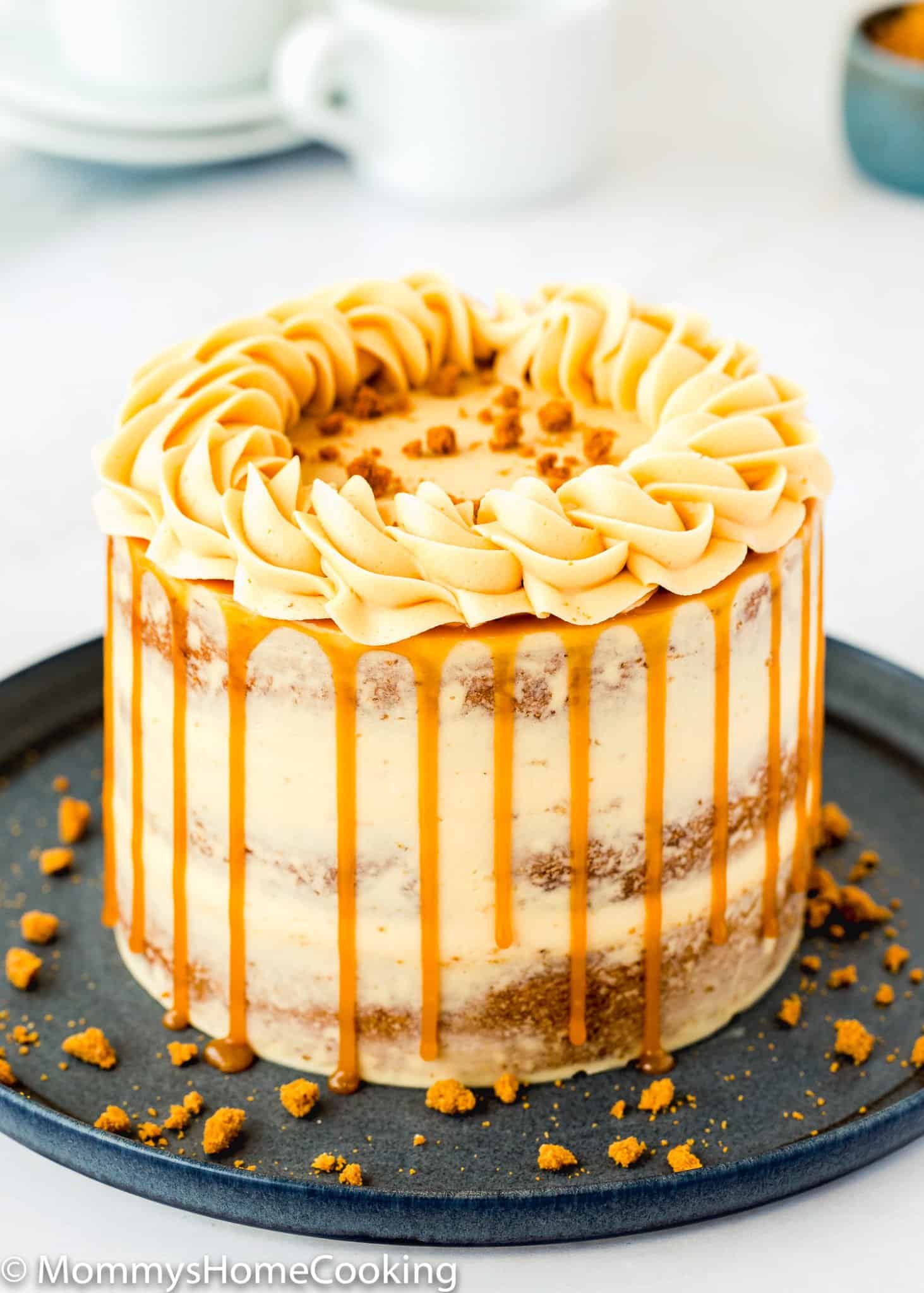 How To Stack A Layer Cake For Beginners - Mommy's Home Cooking