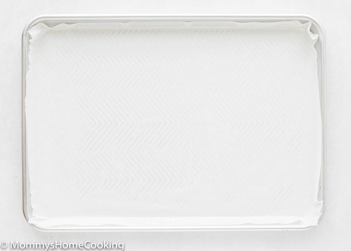 baking roll sheet with parchment paper