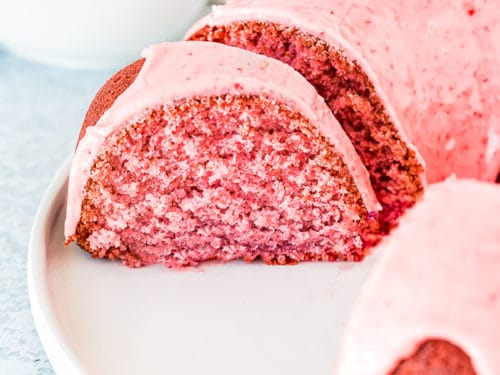 baking #baketok #baker #bakersoftiktok #homebaking #homemade #cupcake... | strawberry  cake | TikTok