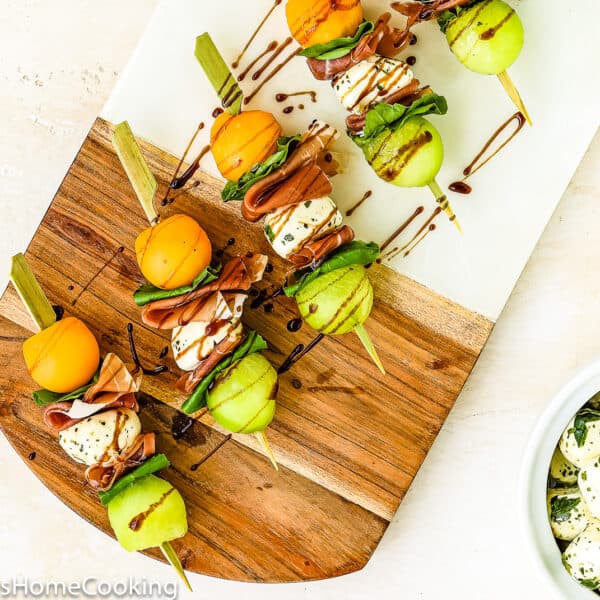 Super Easy Prosciutto Melon Skewers - Mommy's Home Cooking