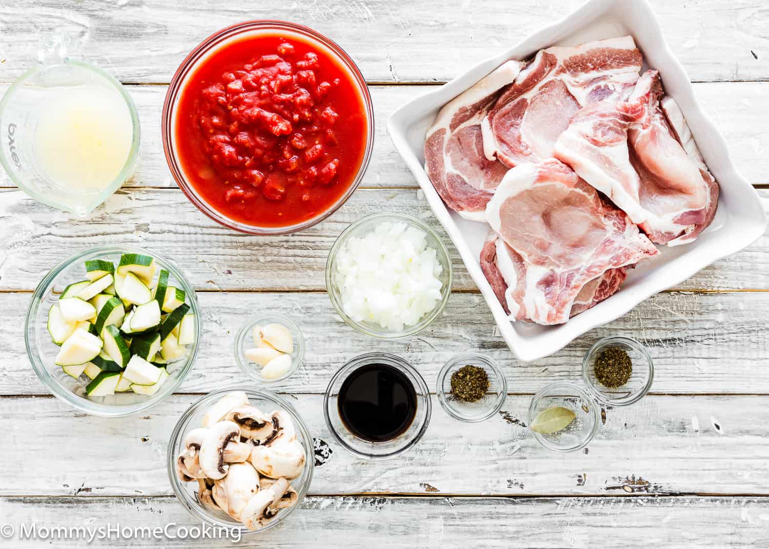 ingredients needed to make Easy Italian-Style Pork Chops.